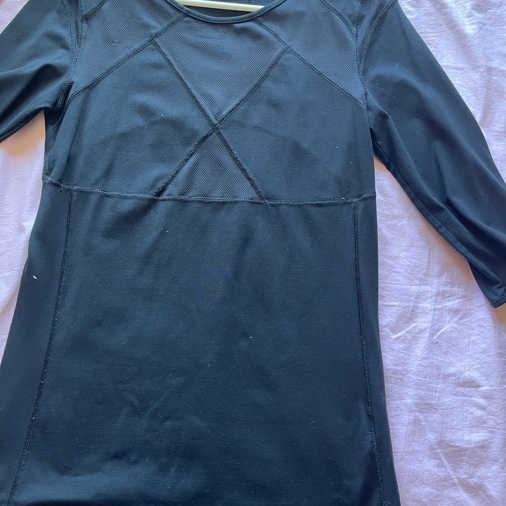 Long sleeve activewear top